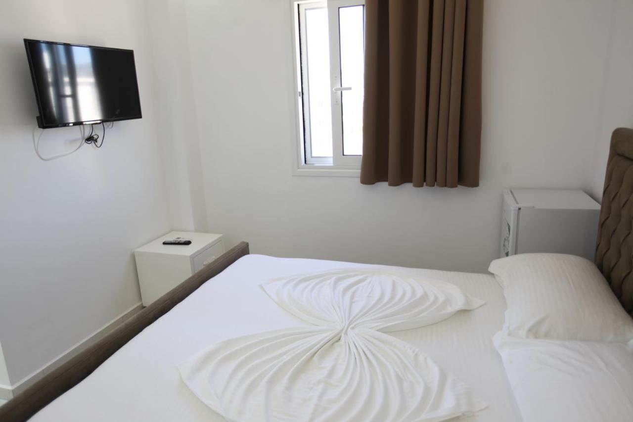 Anna Hotel Ксамил Екстериор снимка