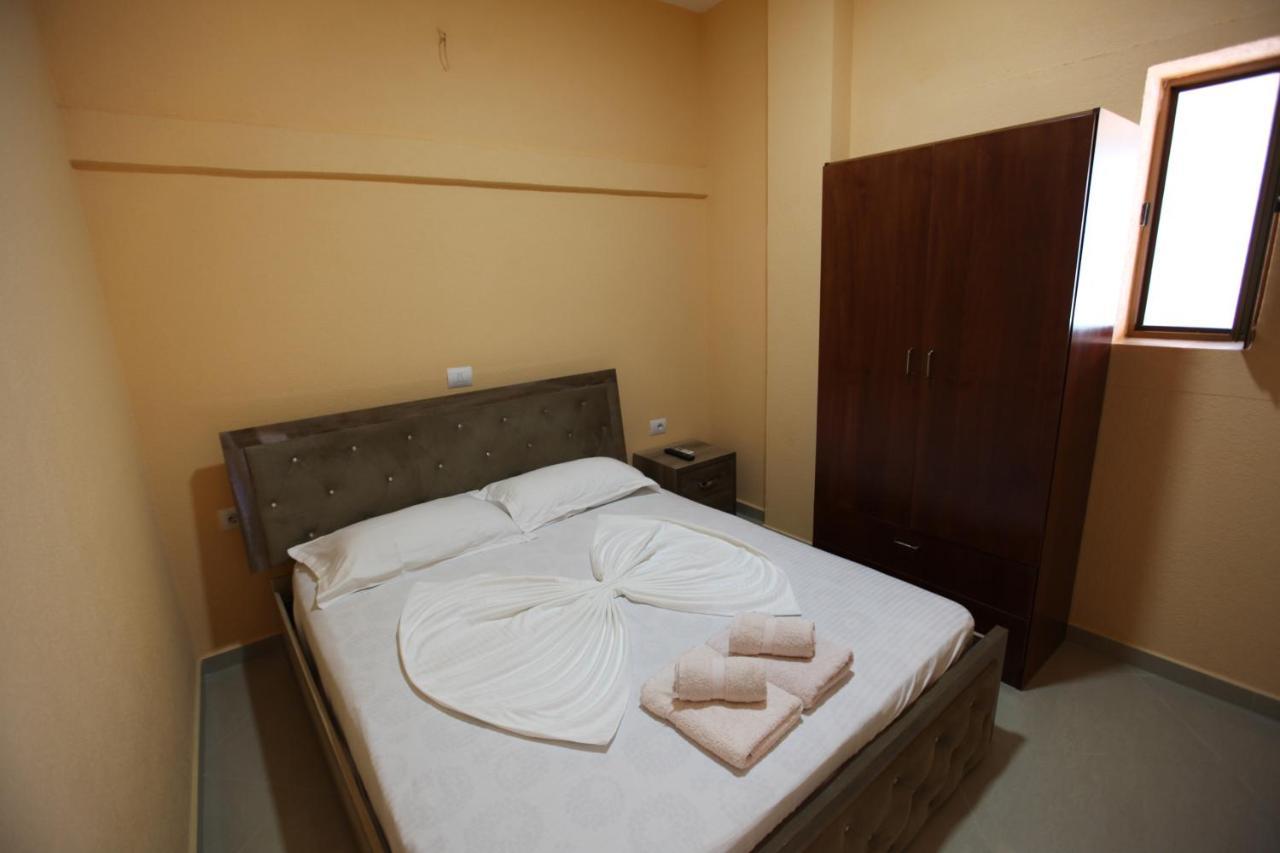 Anna Hotel Ксамил Екстериор снимка