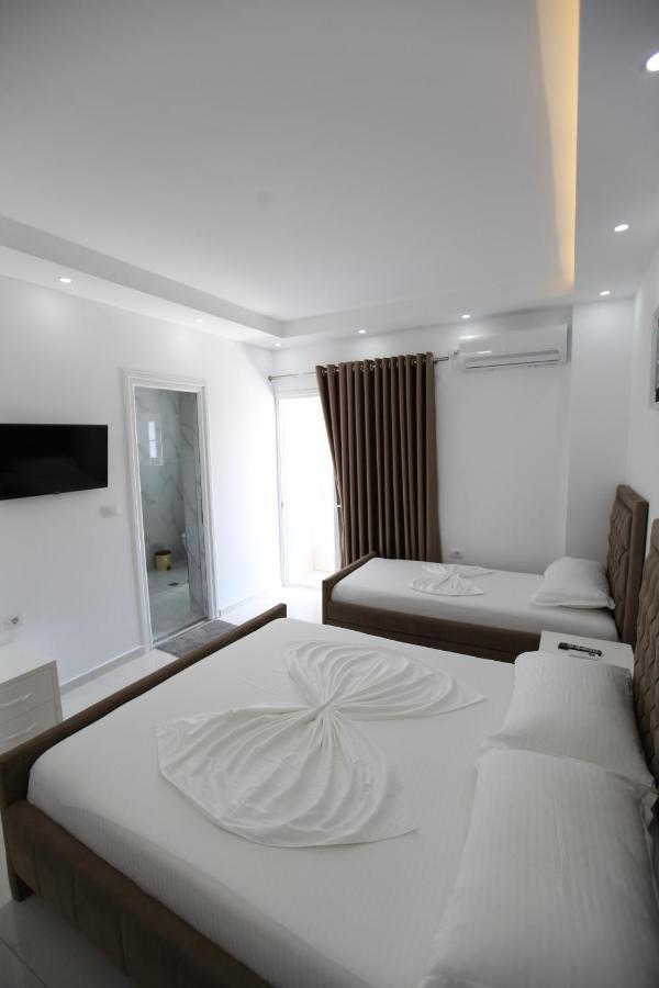Anna Hotel Ксамил Екстериор снимка