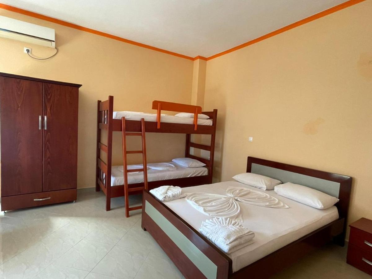 Anna Hotel Ксамил Екстериор снимка