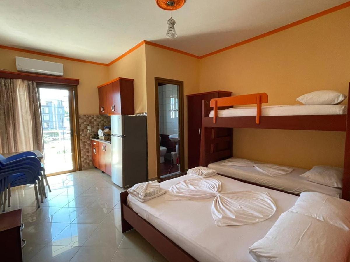 Anna Hotel Ксамил Екстериор снимка