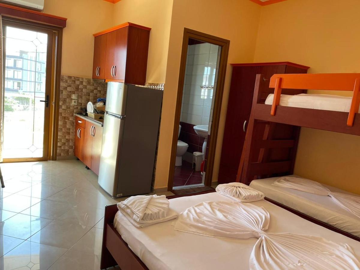 Anna Hotel Ксамил Екстериор снимка