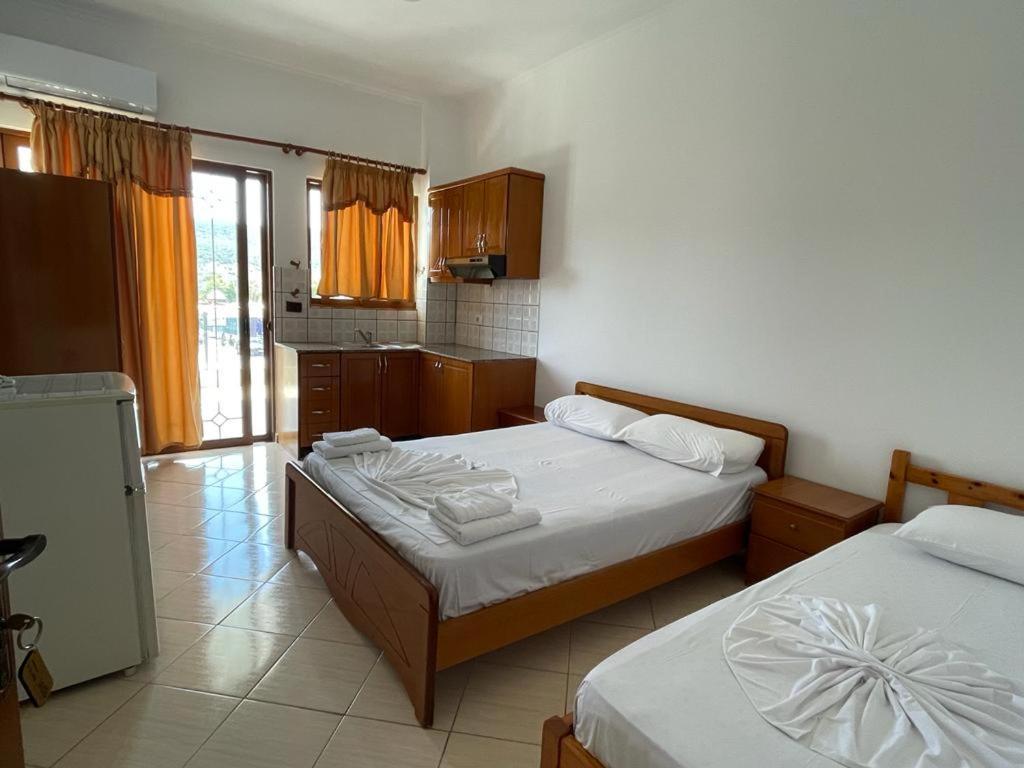 Anna Hotel Ксамил Екстериор снимка