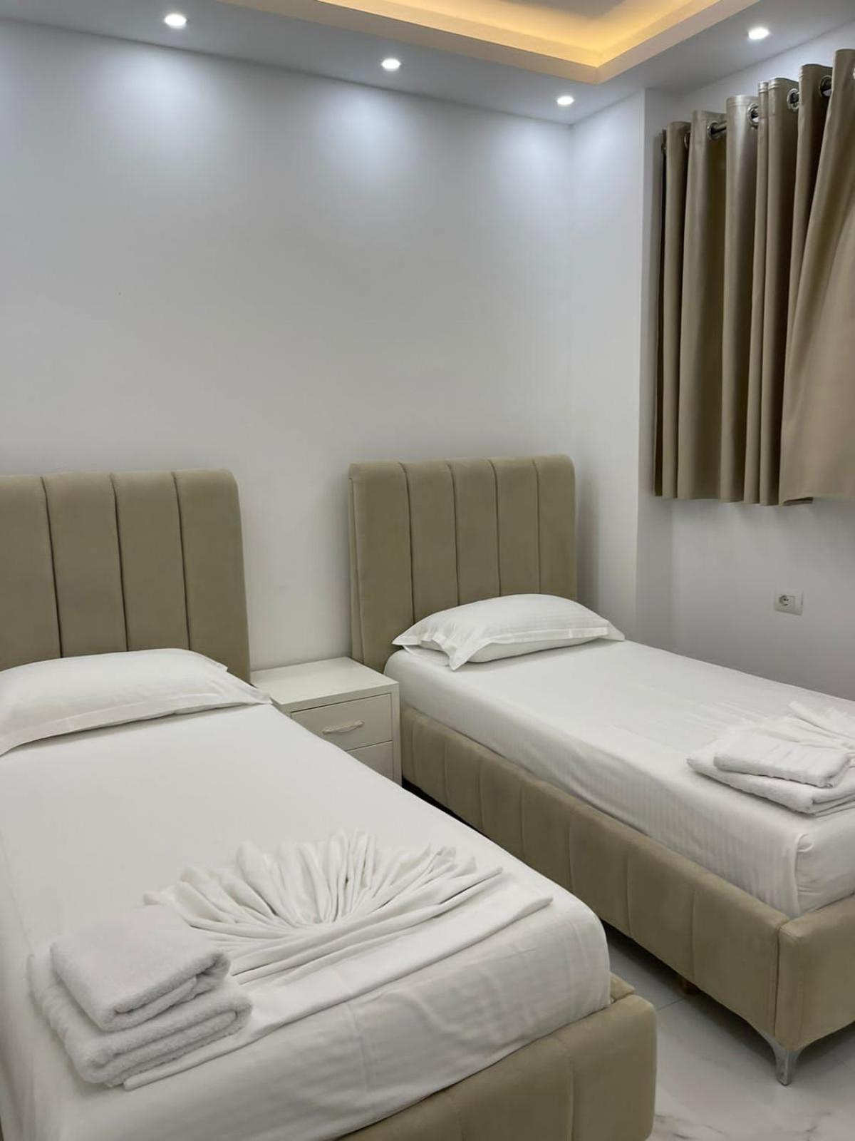 Anna Hotel Ксамил Екстериор снимка