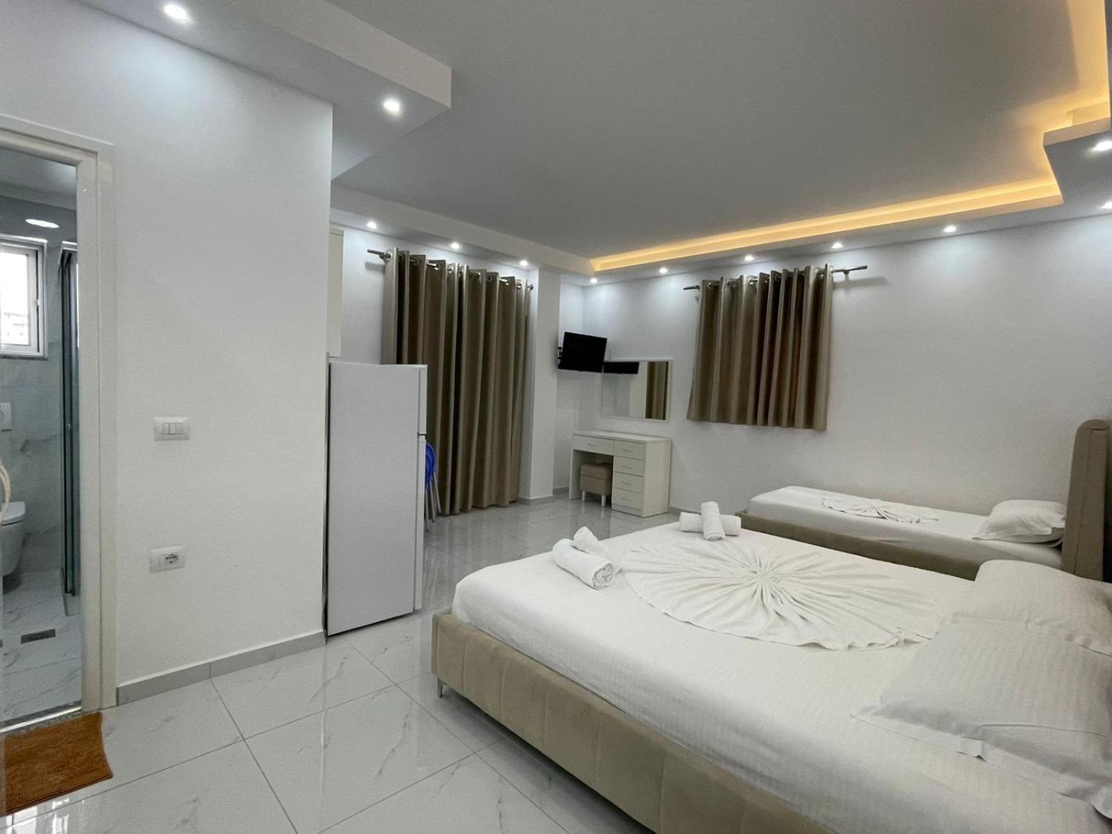 Anna Hotel Ксамил Екстериор снимка