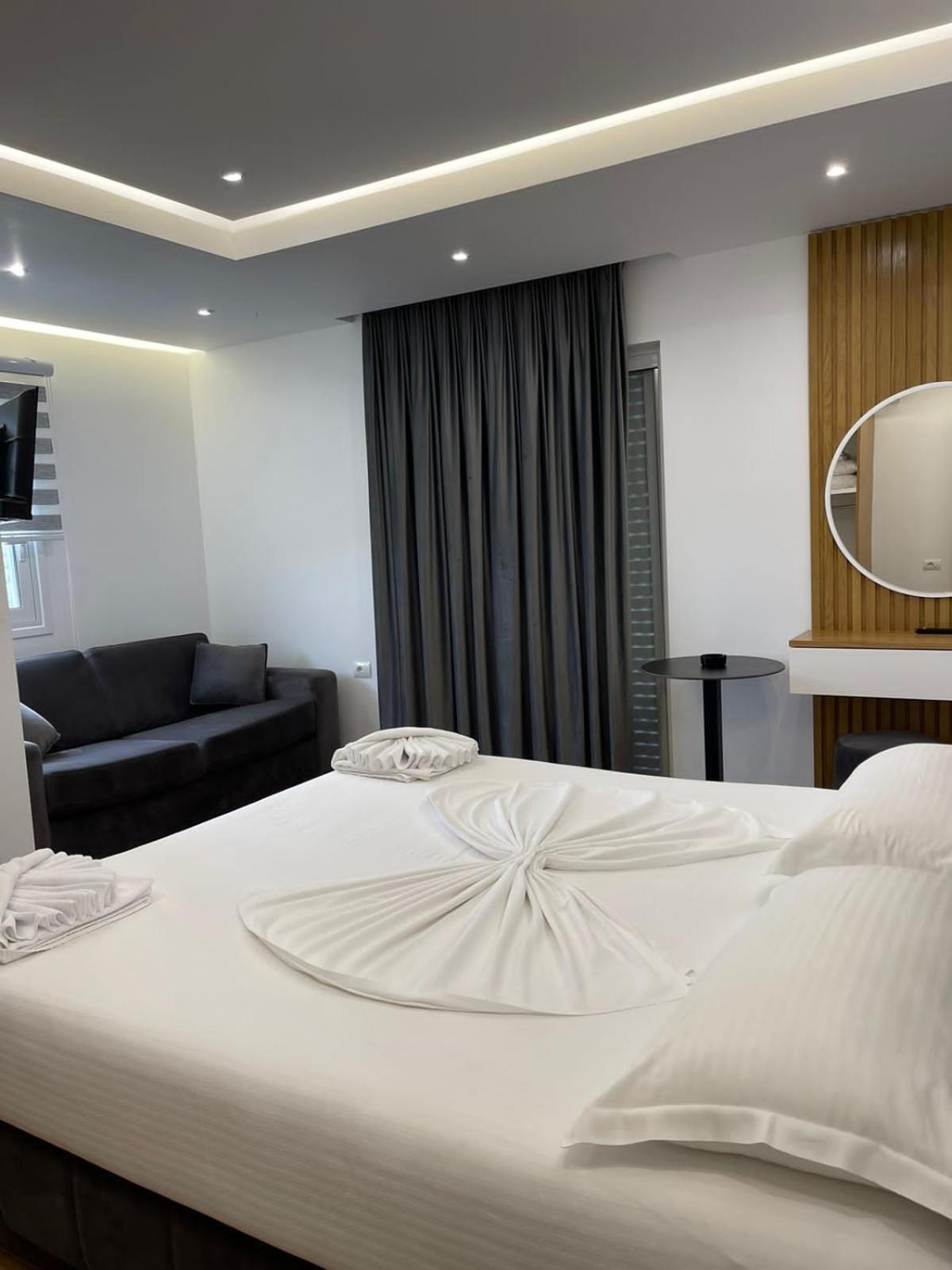 Anna Hotel Ксамил Екстериор снимка